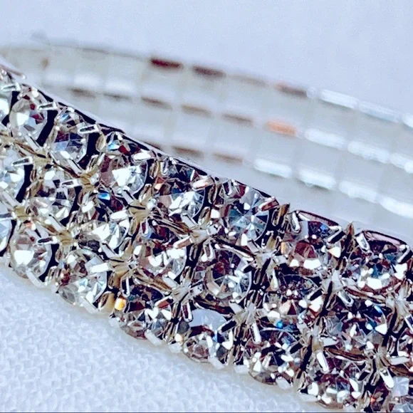 ❤️Seller’s Pick❤️ Sparkling 3 lines Rhinestones Bracelet - Picture 5 of 9